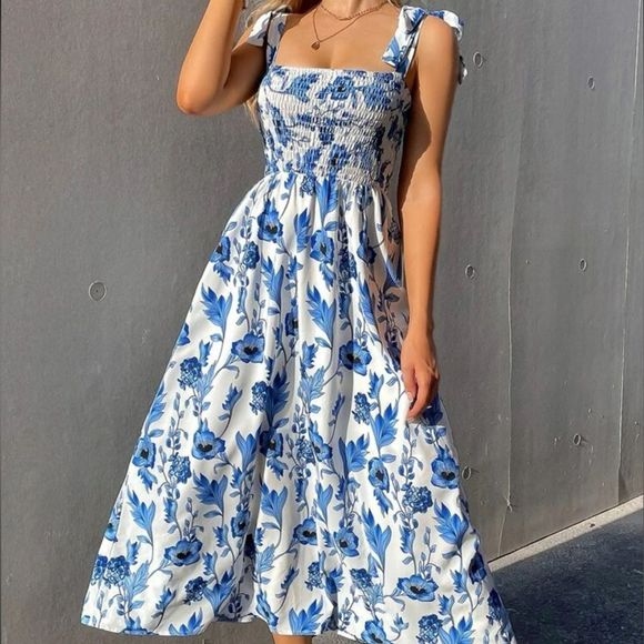 SHEIN Dresses & Skirts - Floral print Knot straps cami dress. Medium
